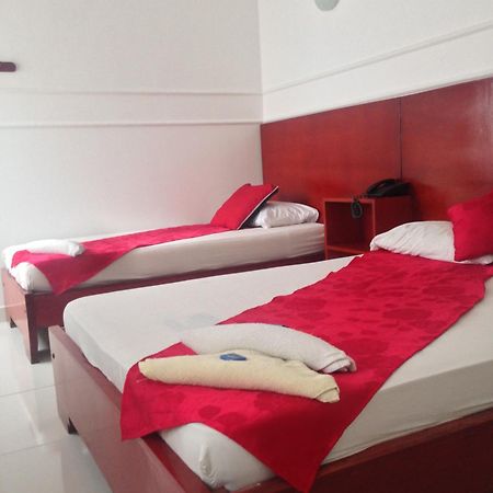 Hotel Center Plaza Plus กูกูตา ภายนอก รูปภาพ