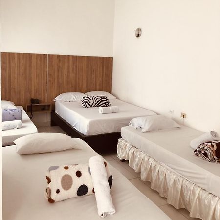 Hotel Center Plaza Plus กูกูตา ภายนอก รูปภาพ