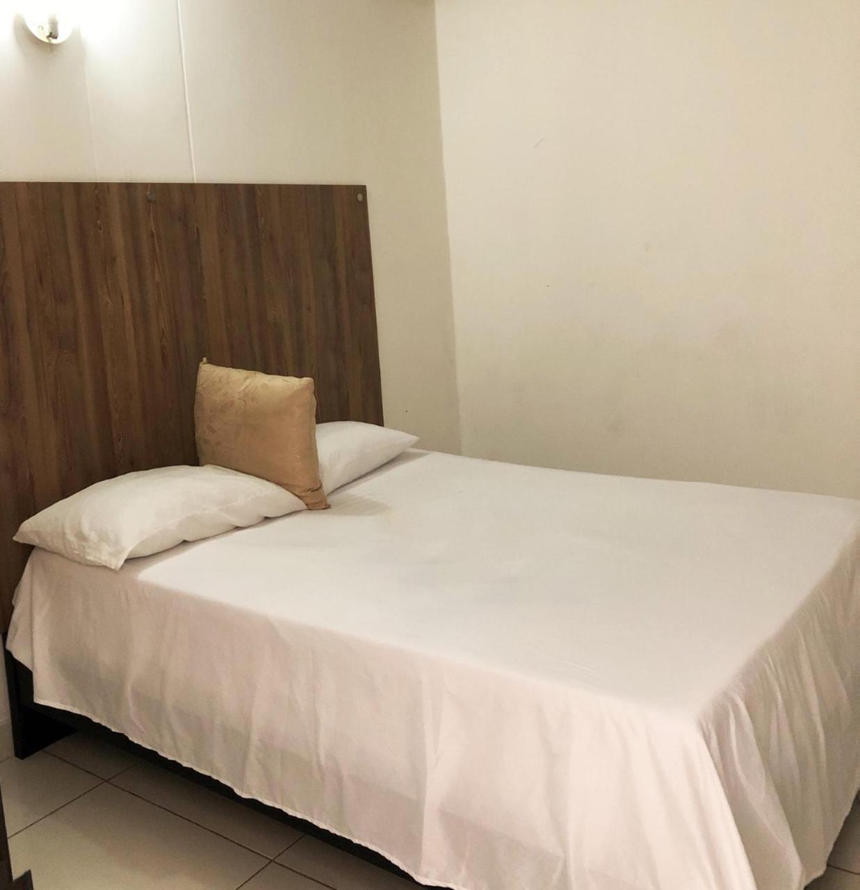 Hotel Center Plaza Plus กูกูตา ภายนอก รูปภาพ