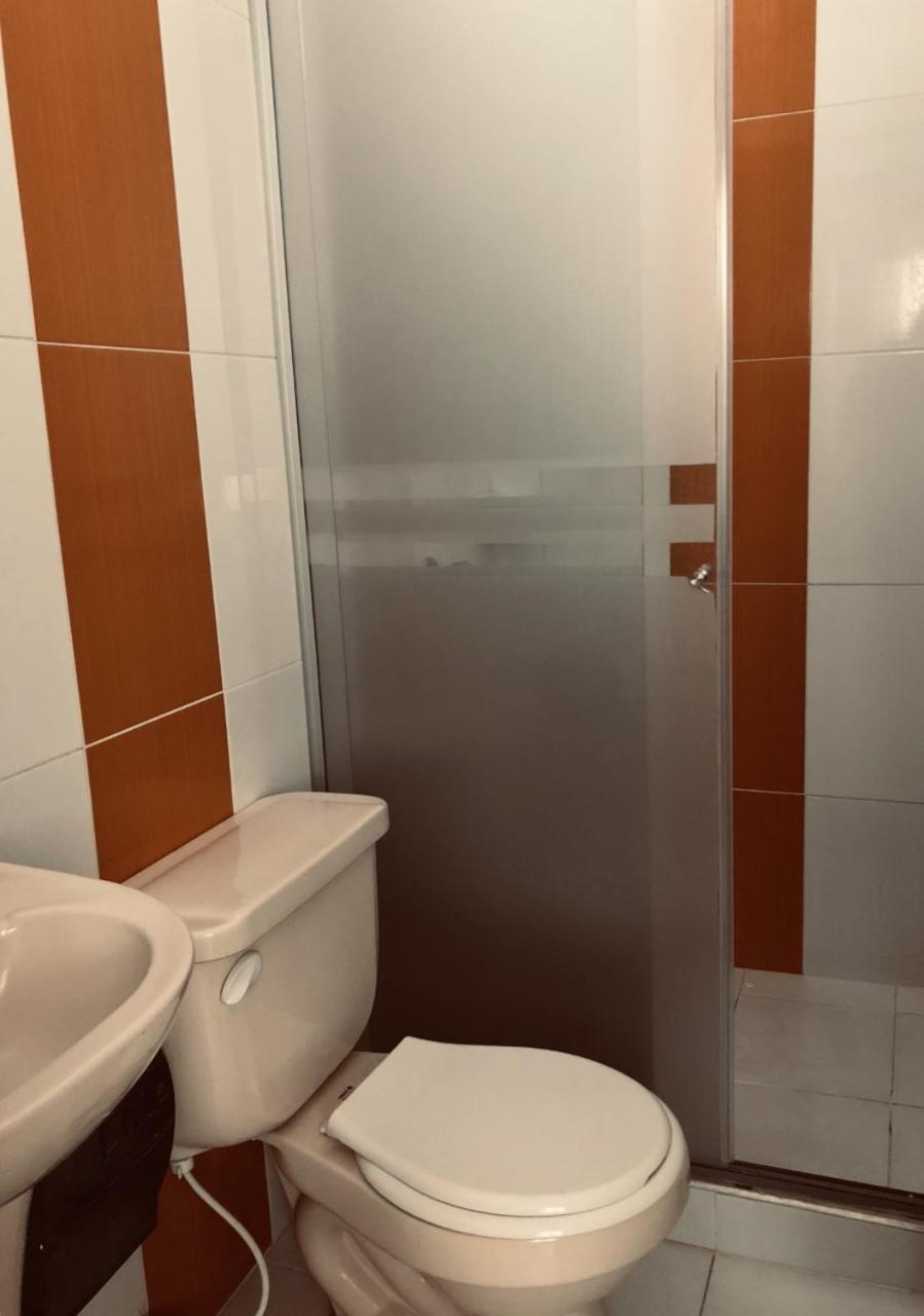 Hotel Center Plaza Plus กูกูตา ภายนอก รูปภาพ