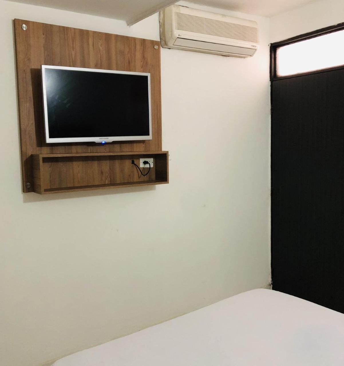 Hotel Center Plaza Plus กูกูตา ภายนอก รูปภาพ