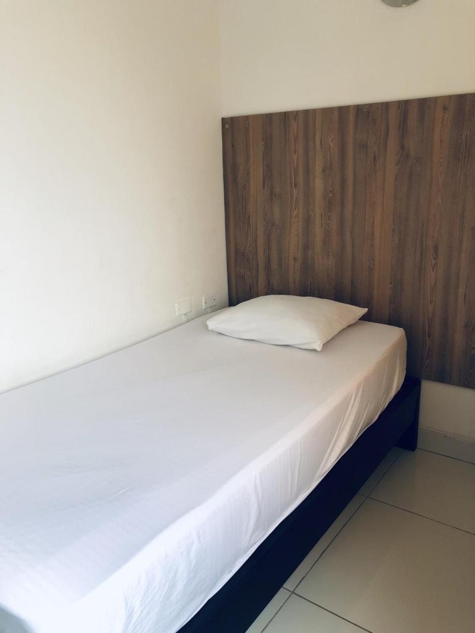 Hotel Center Plaza Plus กูกูตา ภายนอก รูปภาพ