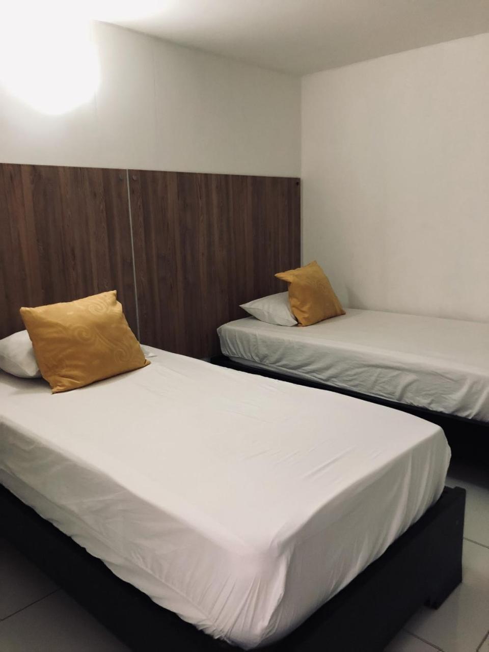 Hotel Center Plaza Plus กูกูตา ภายนอก รูปภาพ